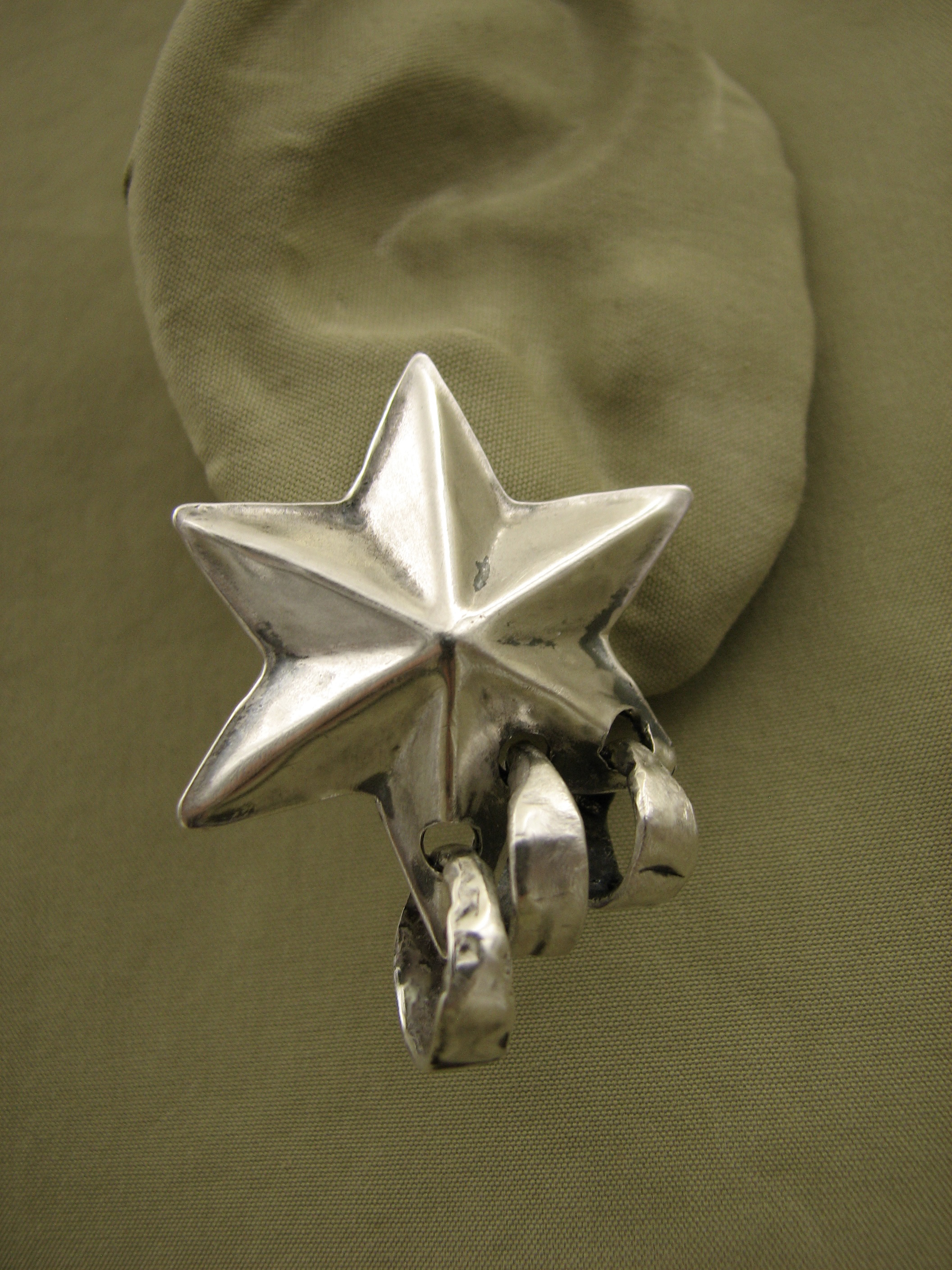 Pierced Star Earring (silver)