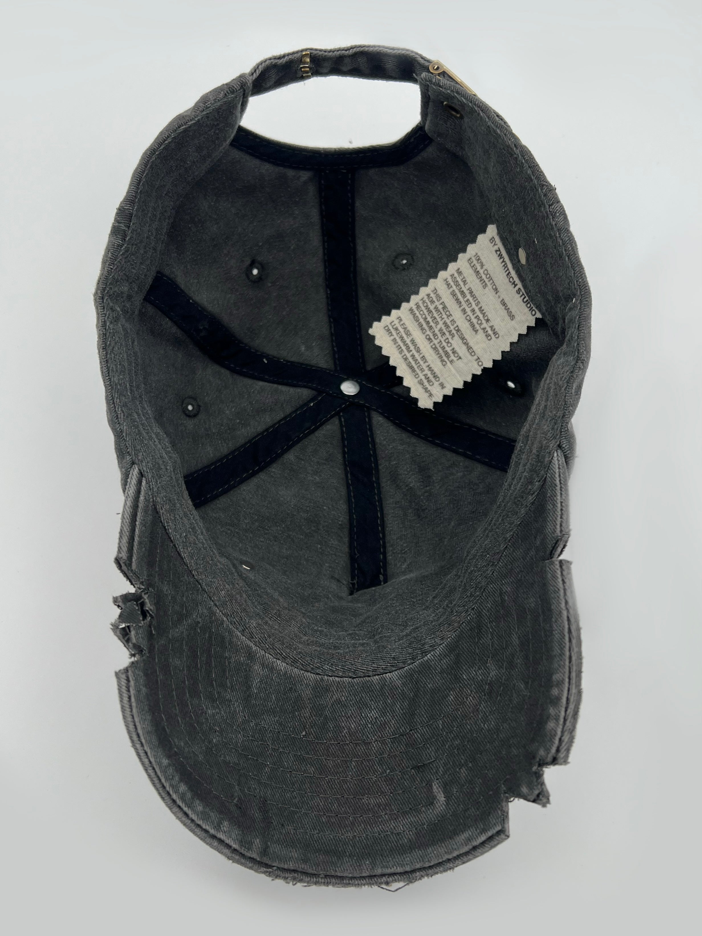 Signature hat (black)