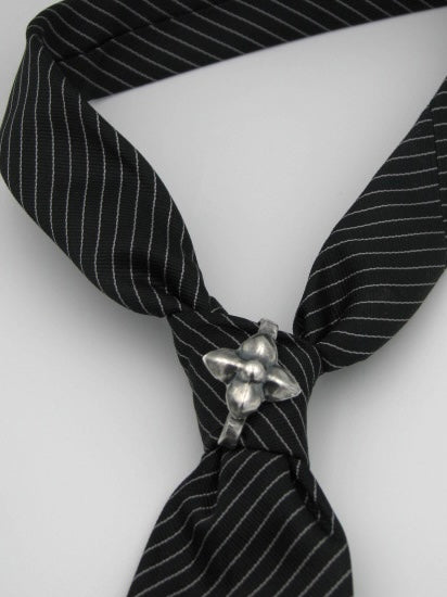 Knot clip