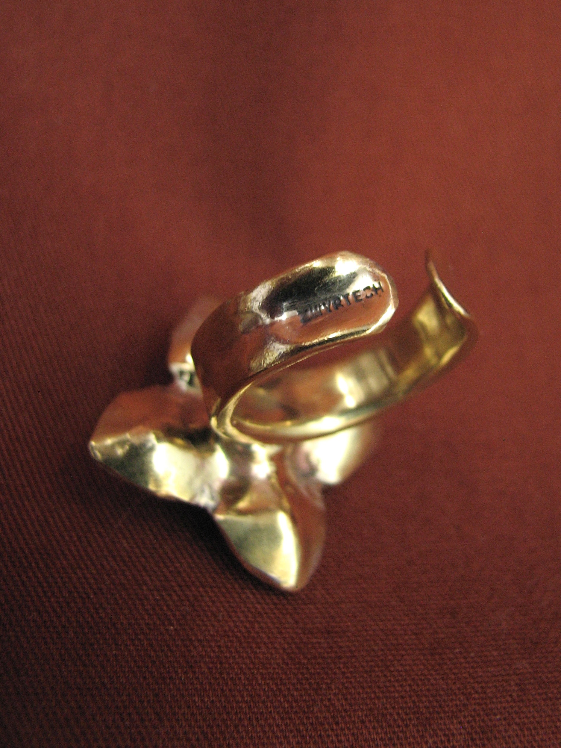 Bauble ring (Brass)