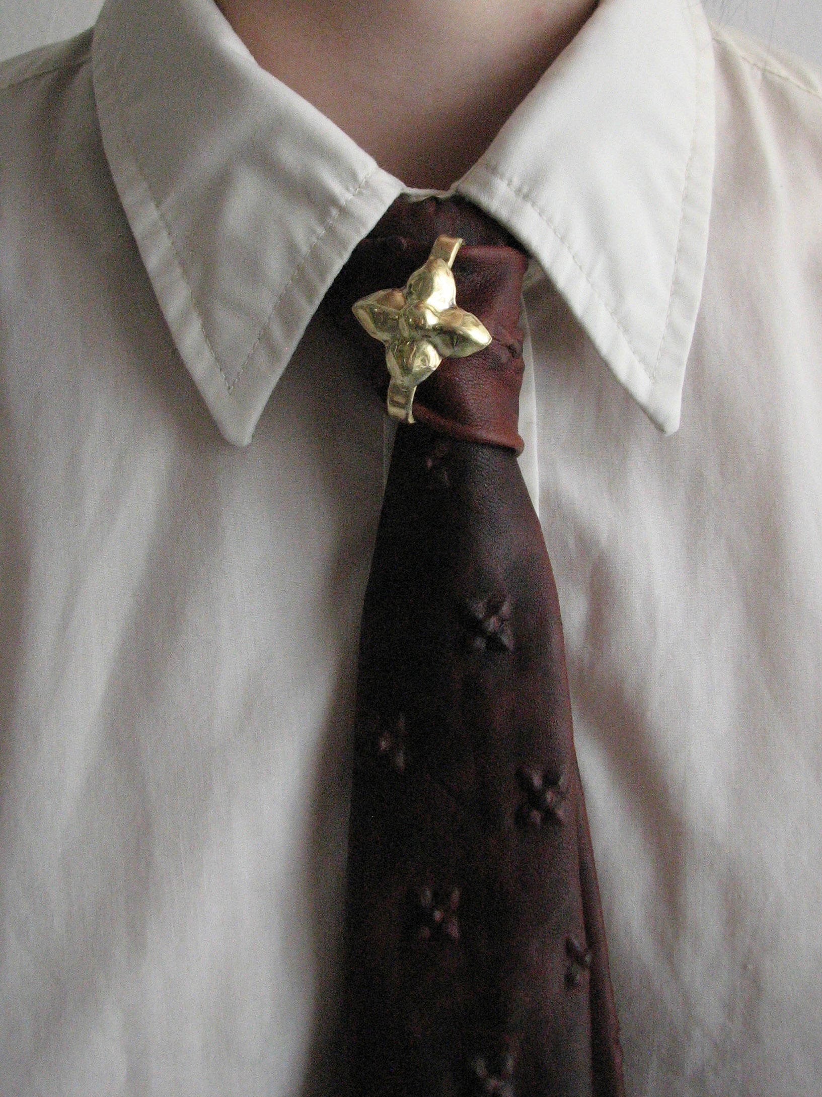 Full Flower Leather Tie