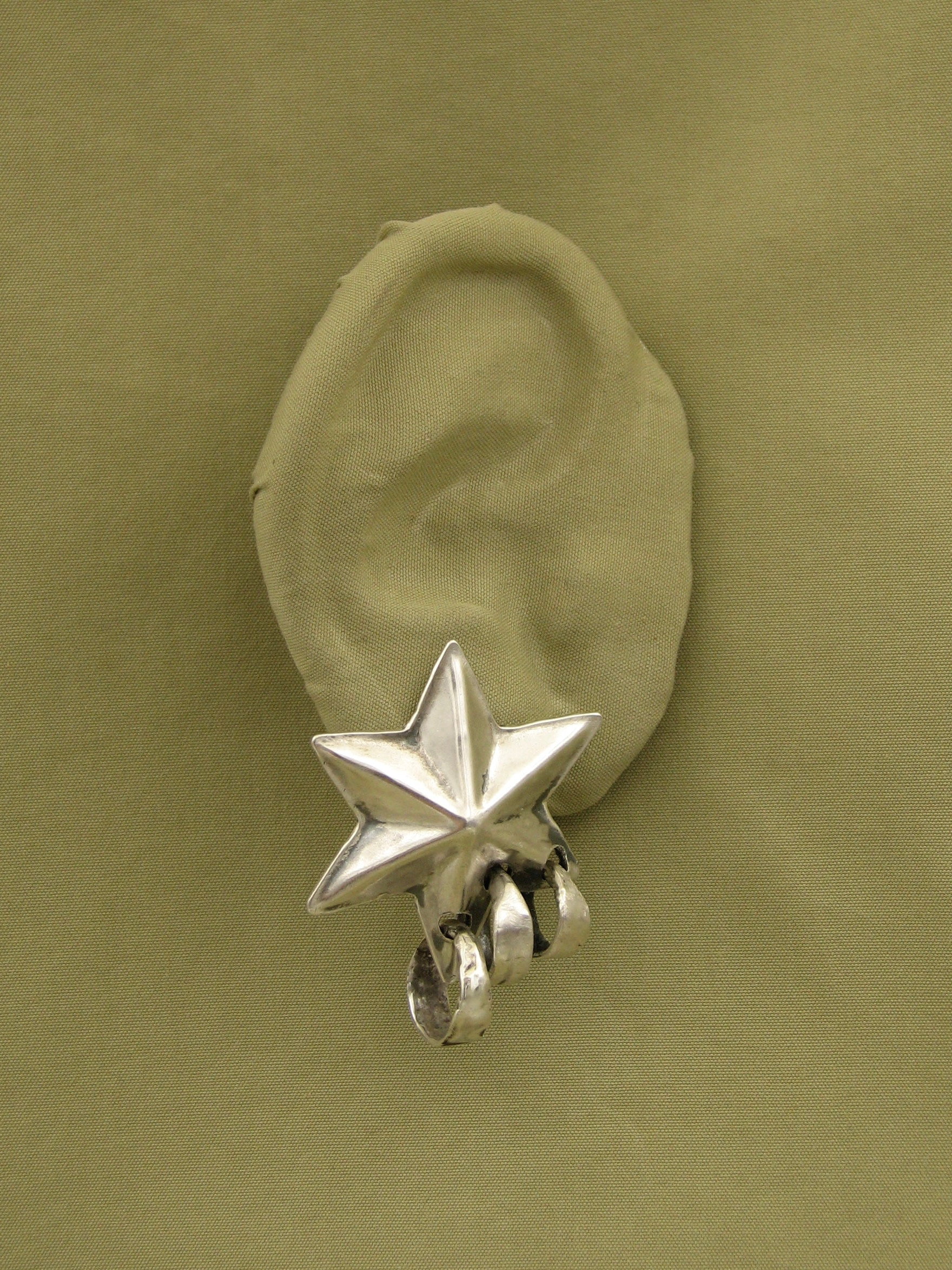 Pierced Star Earring (silver)