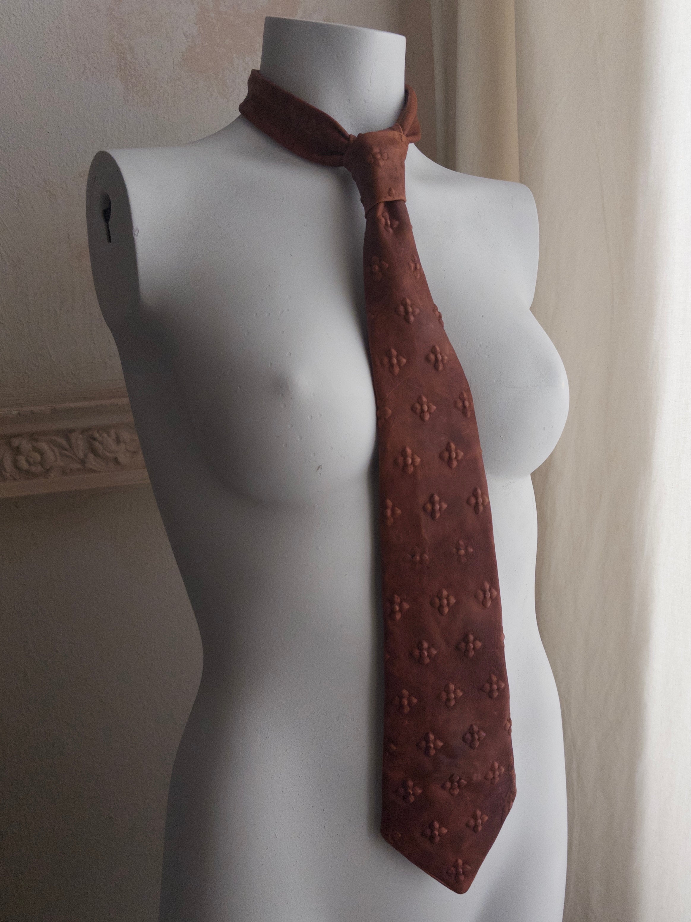 Full Flower Leather Tie